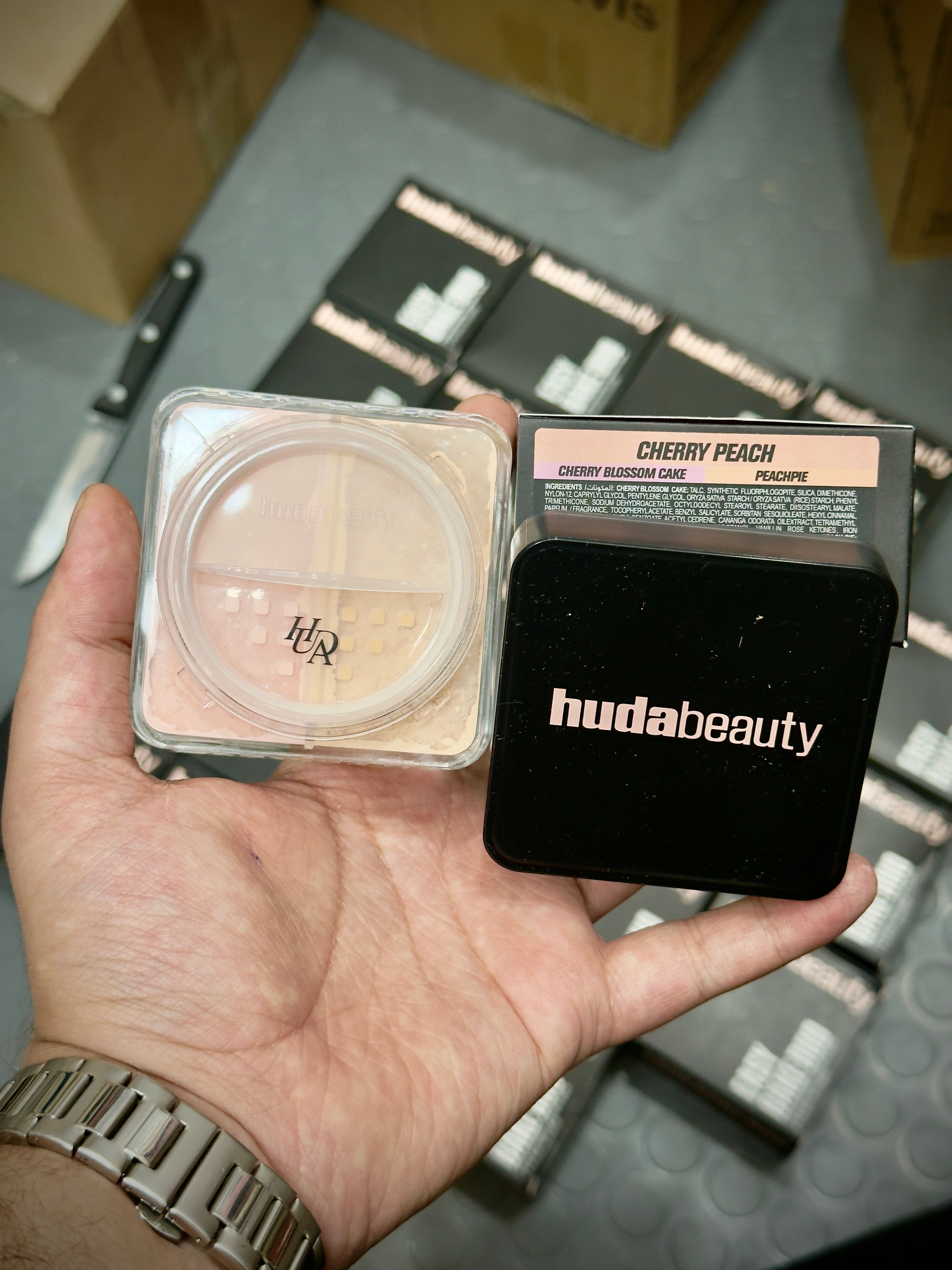 HUDA BEAUTY EASY BAKE DUO (Cherry peach shade)
