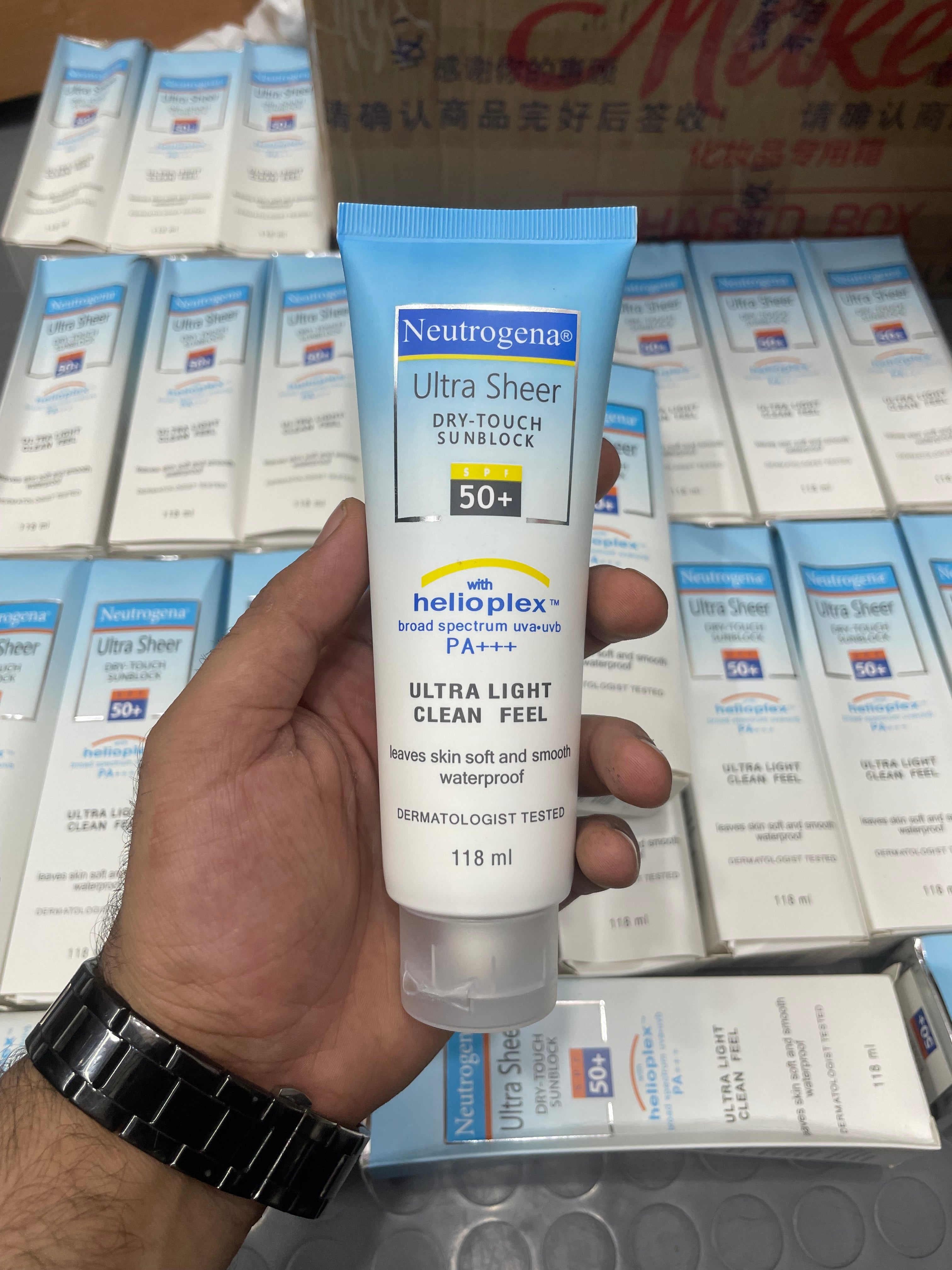 NEUTROGENA ULTRA SHEER DRY-TOUCH SUNBLOCK SPF 50+