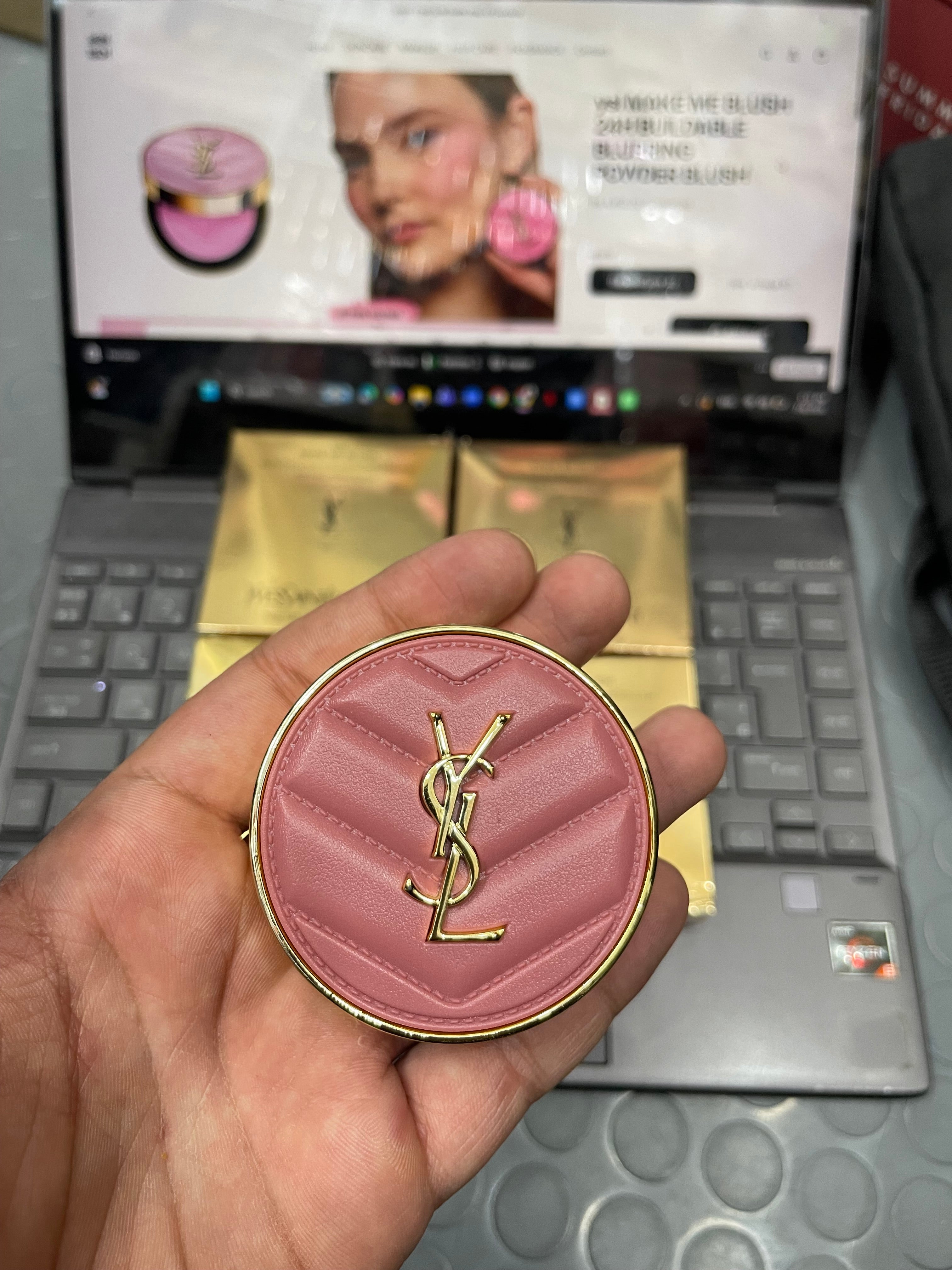 ysl MAKE ME BLUSH 24H BUILDABLE BLURRING POWDER BLUSH