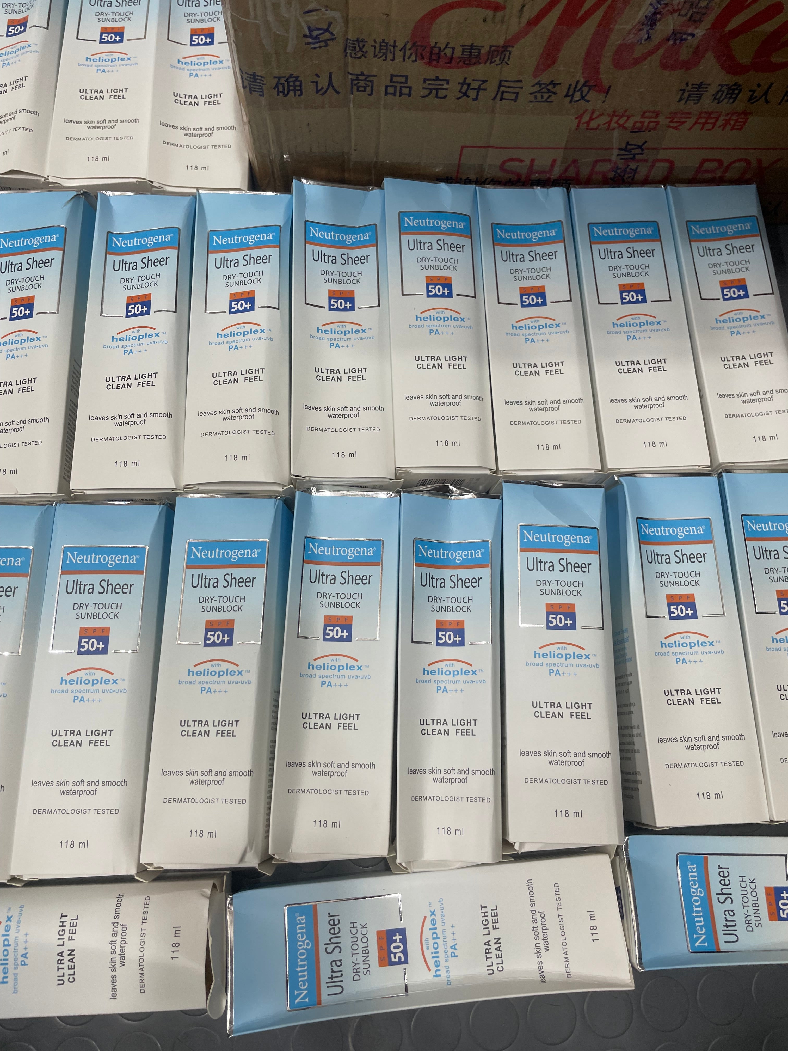 NEUTROGENA ULTRA SHEER DRY-TOUCH SUNBLOCK SPF 50+