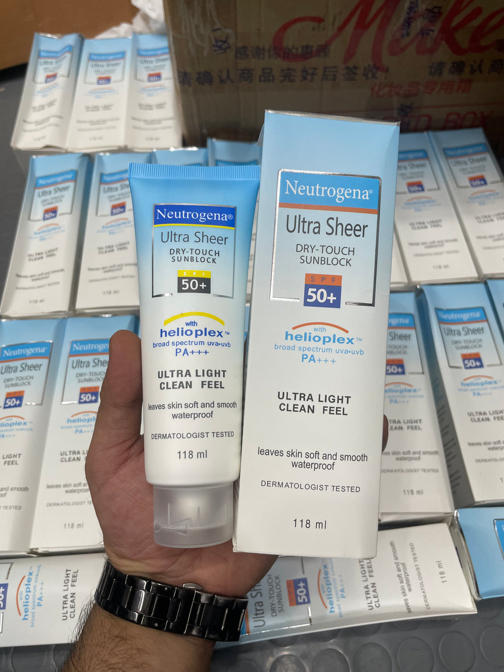 NEUTROGENA ULTRA SHEER DRY-TOUCH SUNBLOCK SPF 50+