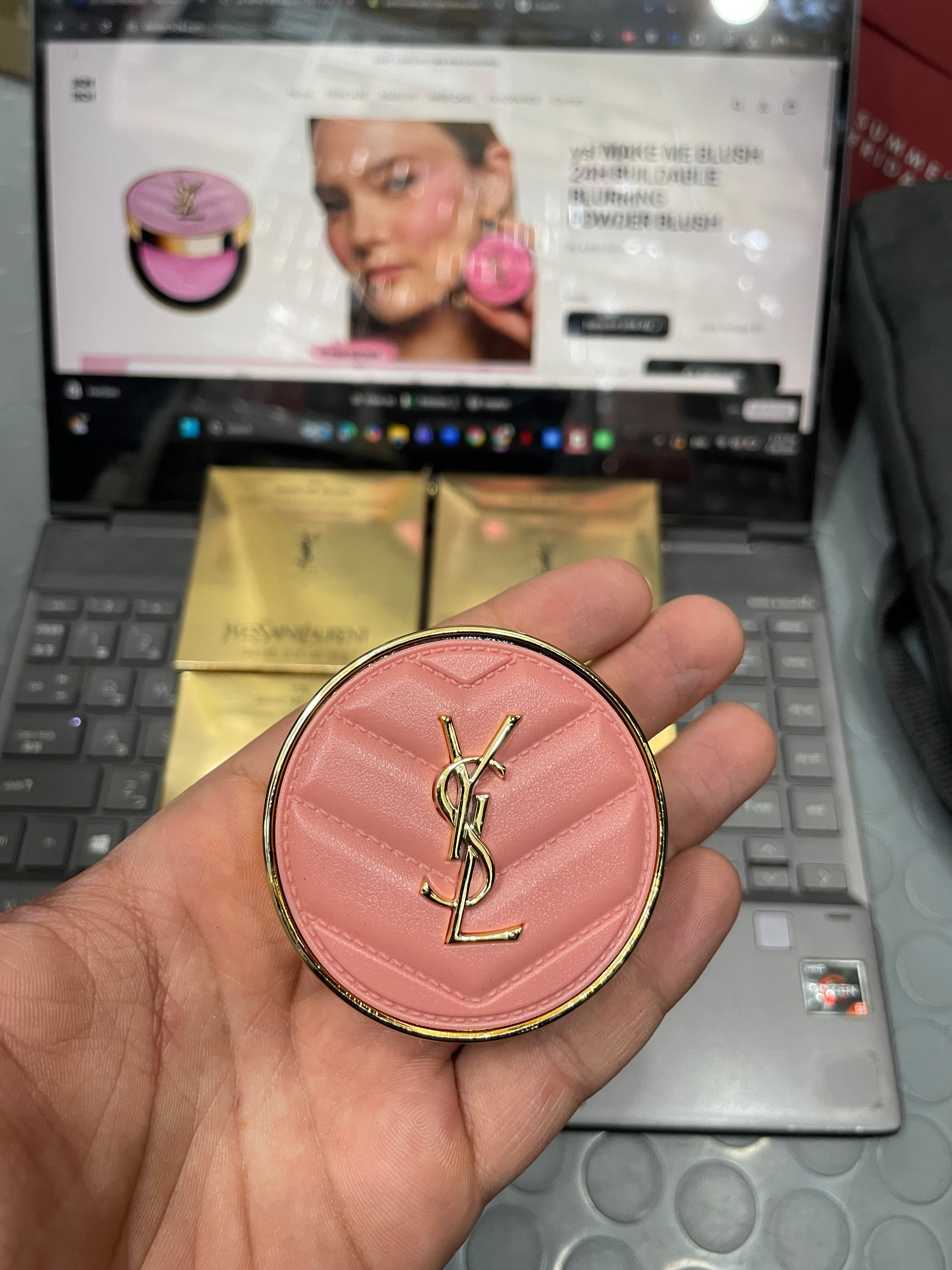 ysl MAKE ME BLUSH 24H BUILDABLE BLURRING POWDER BLUSH