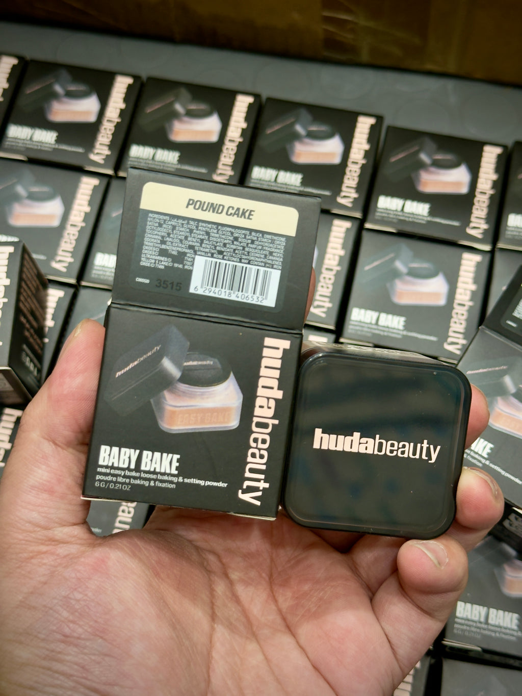 HUDA BEAUTY MINI EASY BAKE LOOSE POWDER