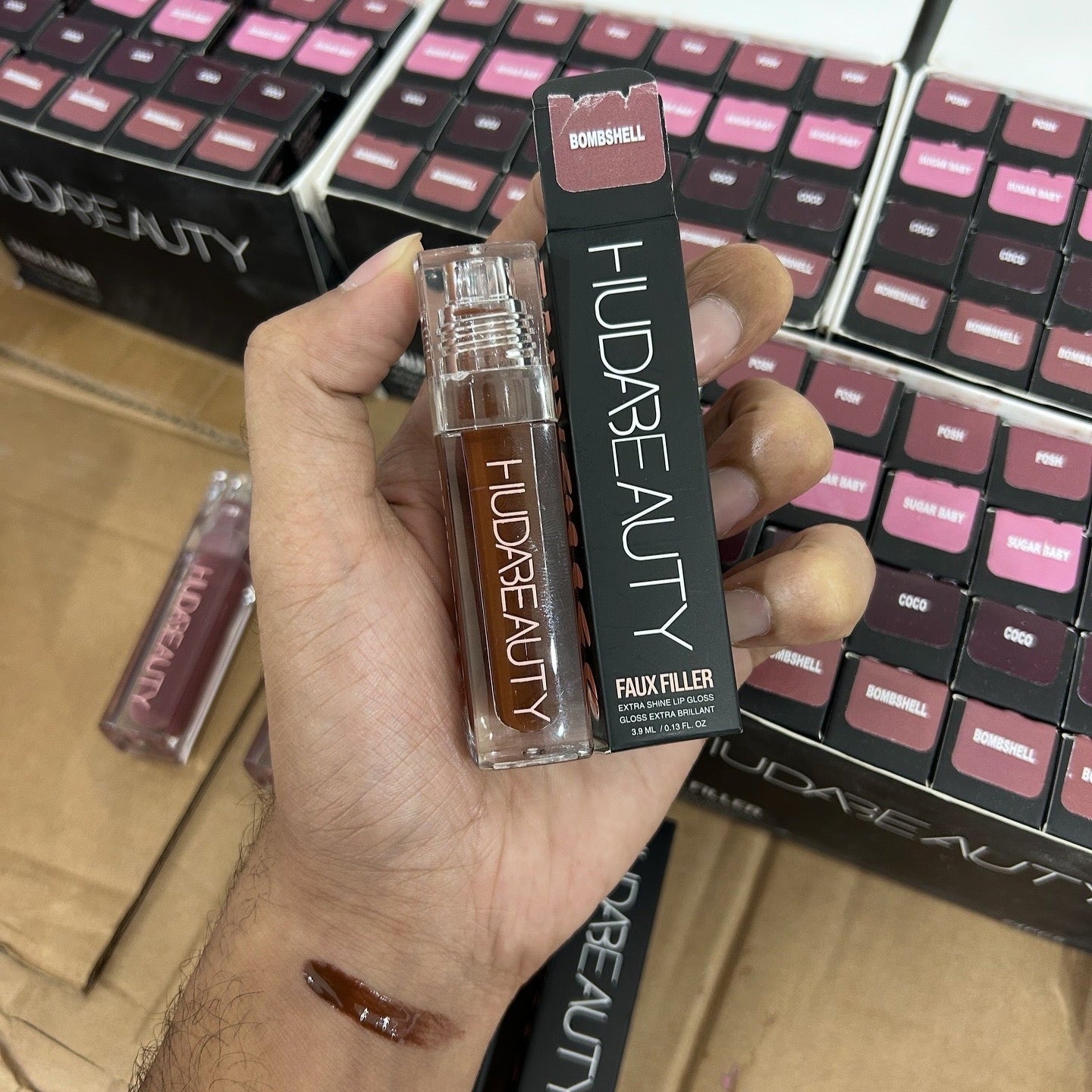 HUDA BEAUTY Faux Filler Extra Shine Lip Gloss