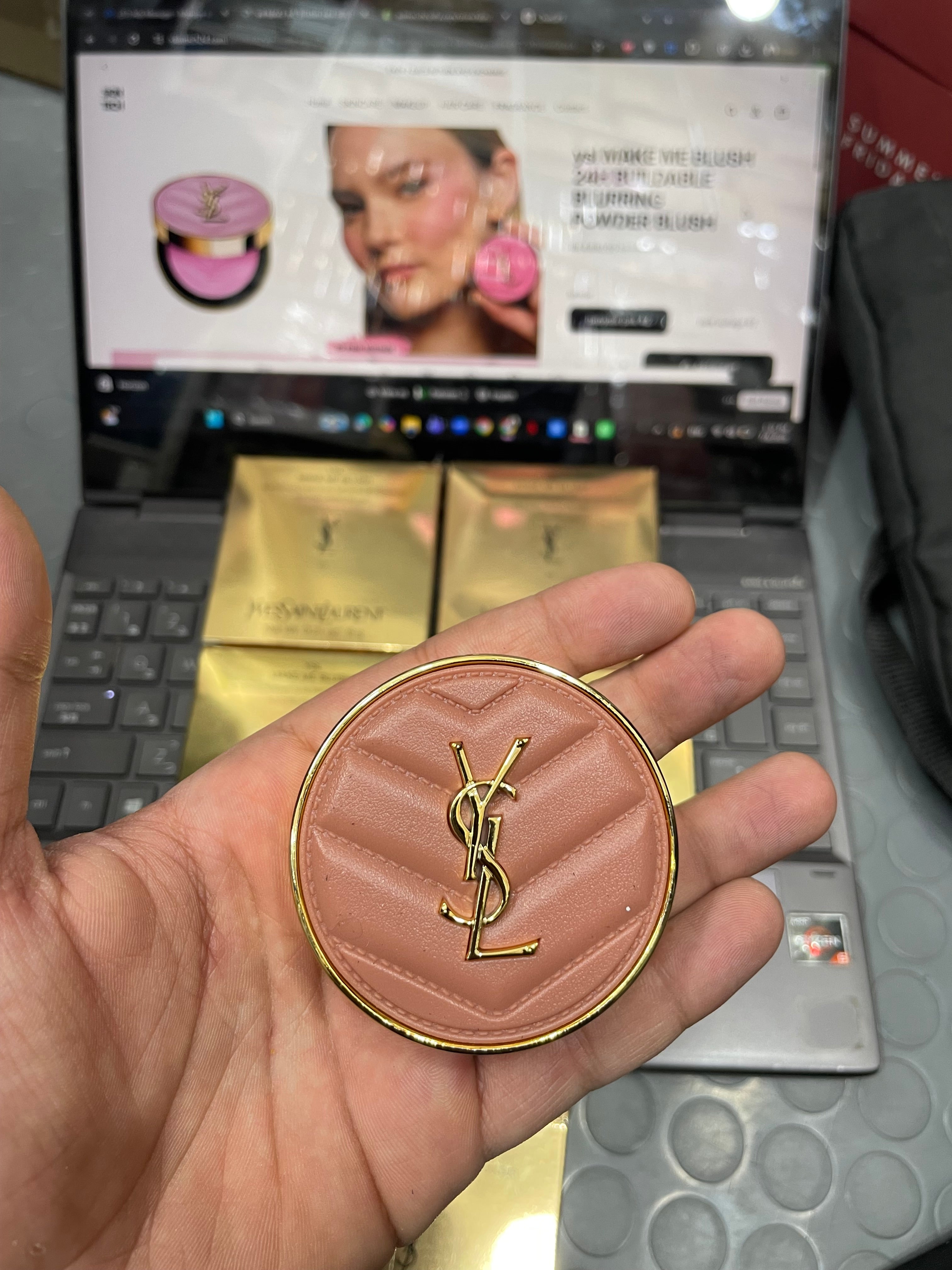 ysl MAKE ME BLUSH 24H BUILDABLE BLURRING POWDER BLUSH