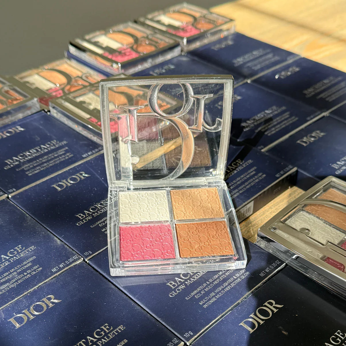DIOR BACKSTAGE  GLOW MAXIMIZER PALLET 001 (Latest packaging)