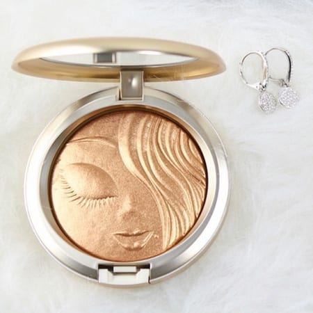 M.A.C  Mariah Carey Highlighter