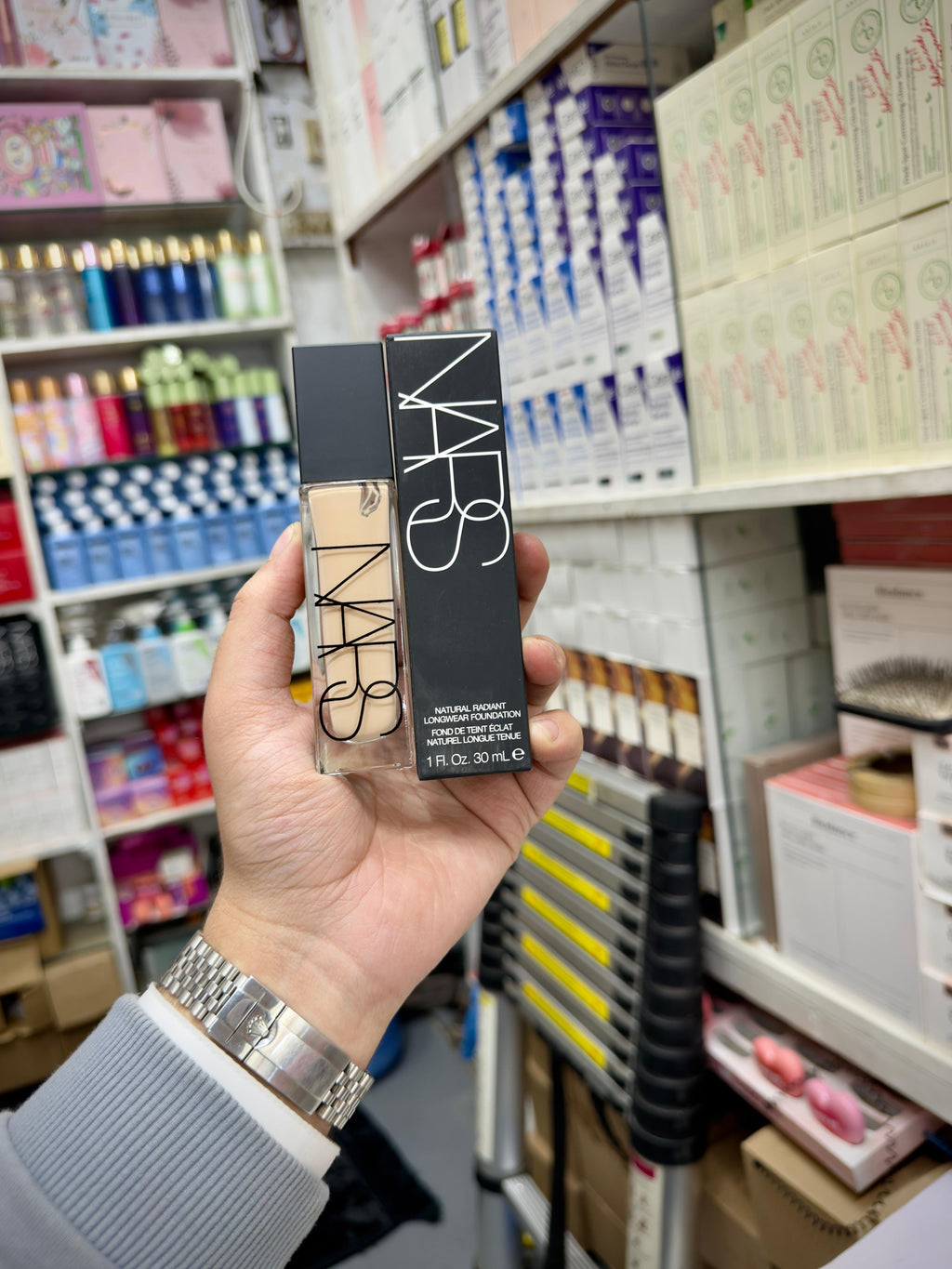 NARS NATURAL RADIANT LONGWEAR FOUNDATION