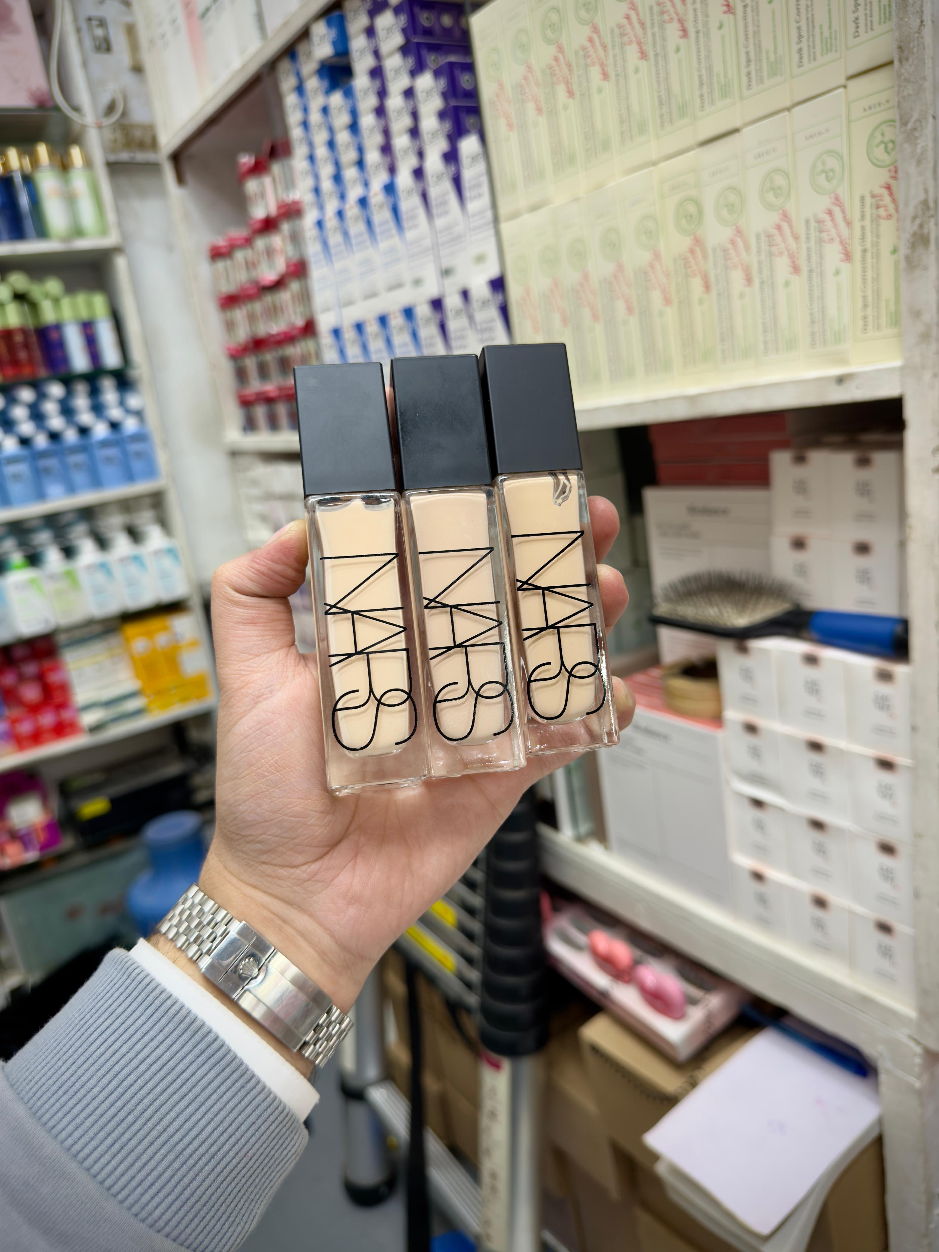 NARS NATURAL RADIANT LONGWEAR FOUNDATION