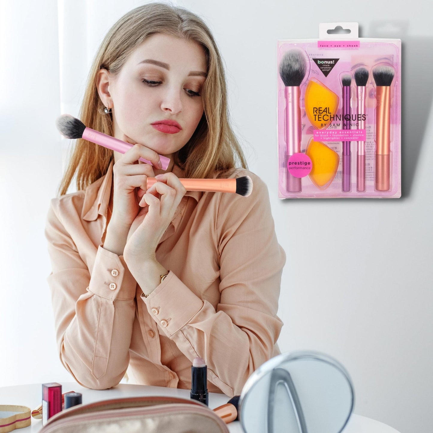 Real Techniques Everyday Essentials Brushes And Sponge Set