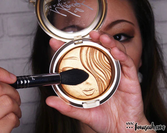 M.A.C  Mariah Carey Highlighter