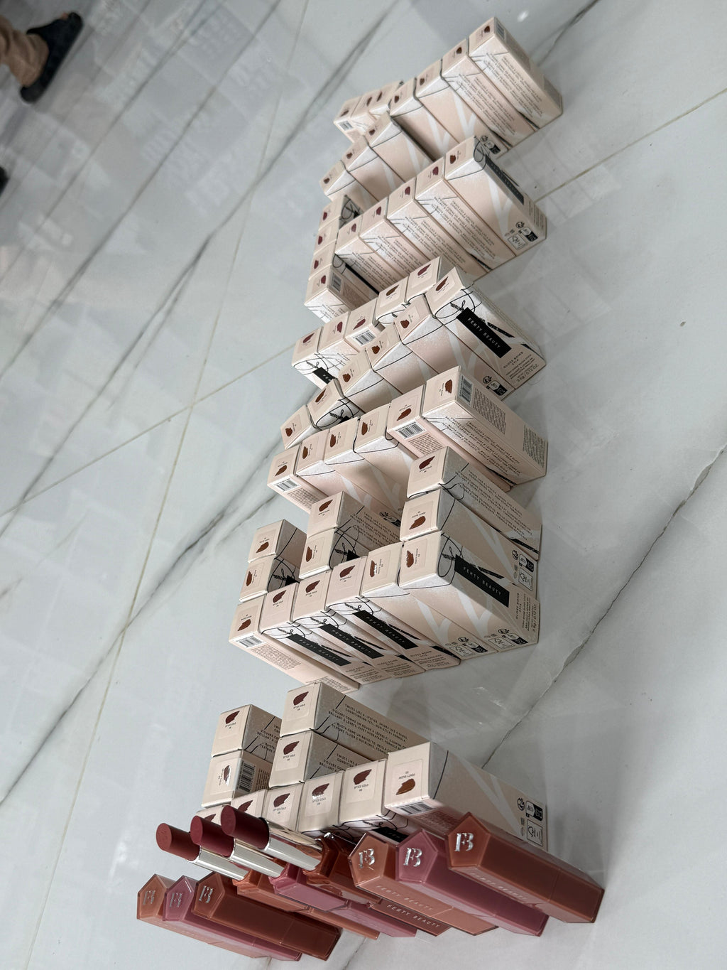 FENTY BEAUTY GLOSS BOMB LIPSTICK